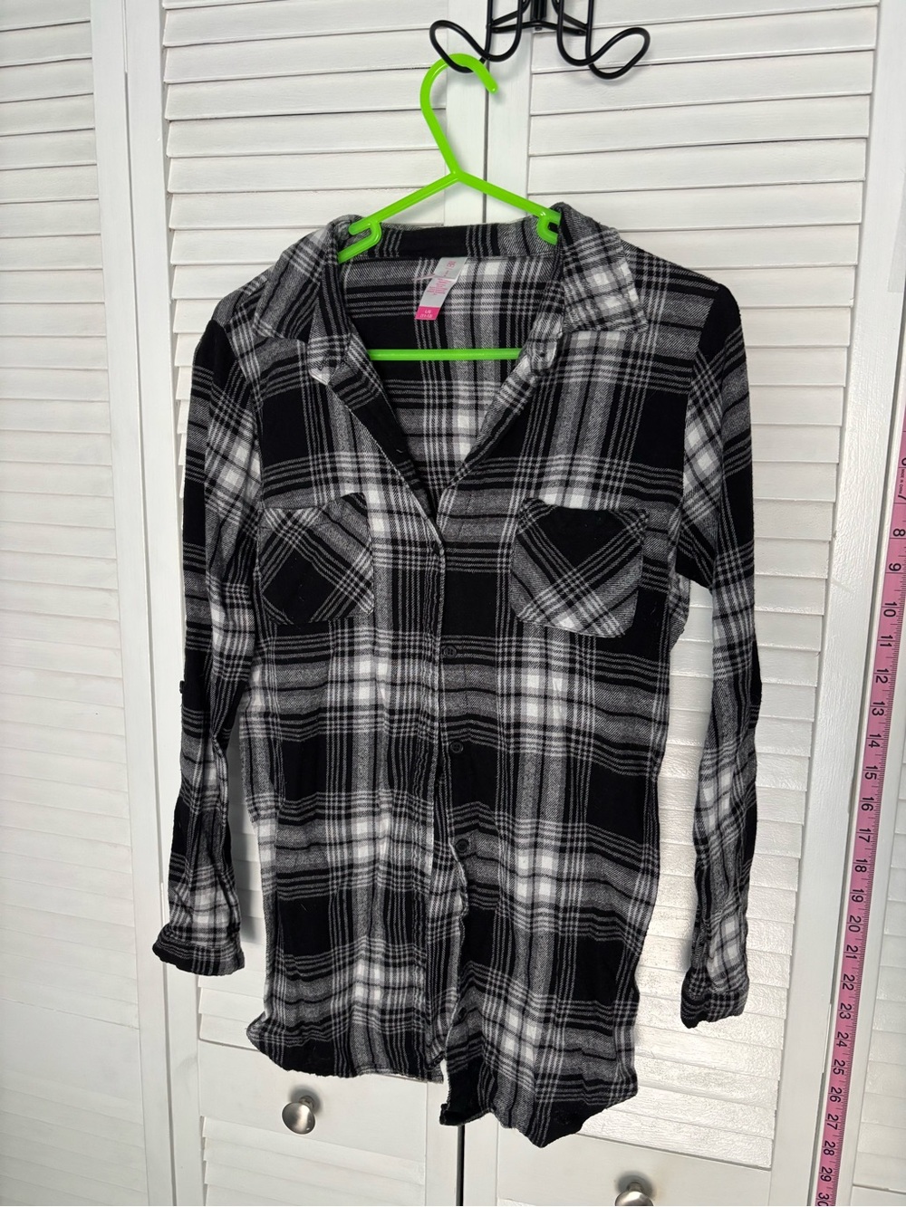 No Boundaries Black & White Plaid Button-Down Shirt